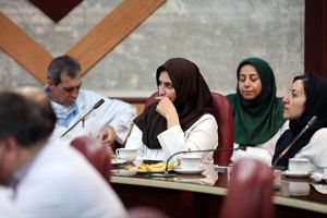جلسه کمیته مورتالییتی مورخ 17 آبان ماه سال جاری در مرکز قلب و عروق شهید رجایی: عکس شماره 10 / 12